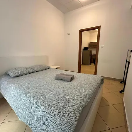 Aparthotel Golebia-plus *
